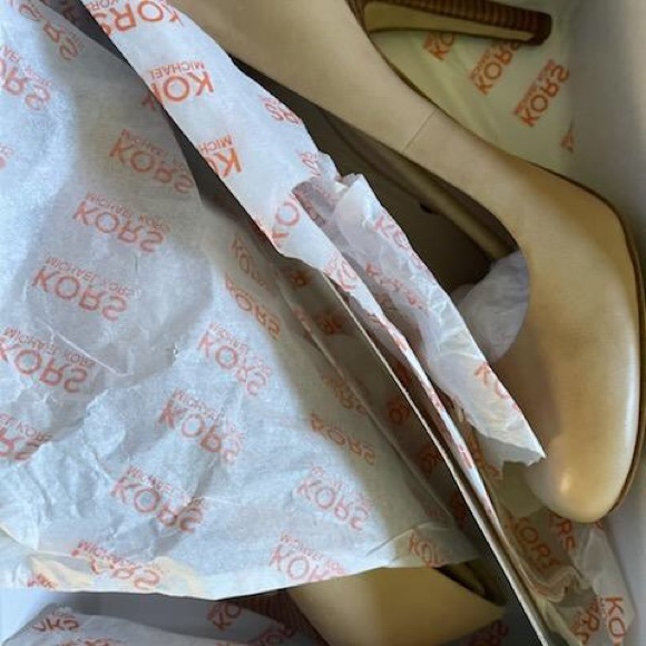Michael Kors Heels - Picture 2 of 6